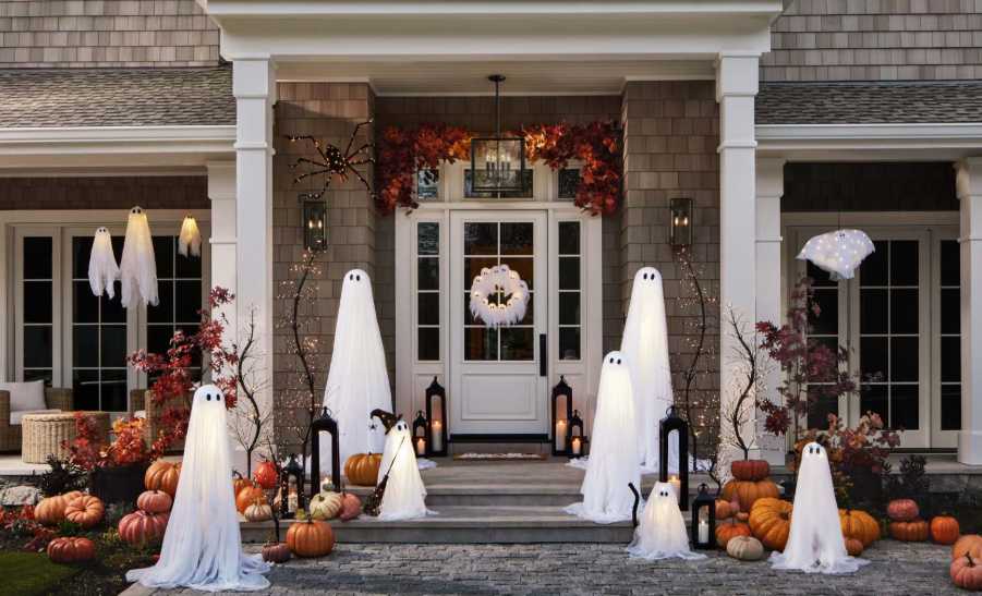 Front porch decorated for Halloween